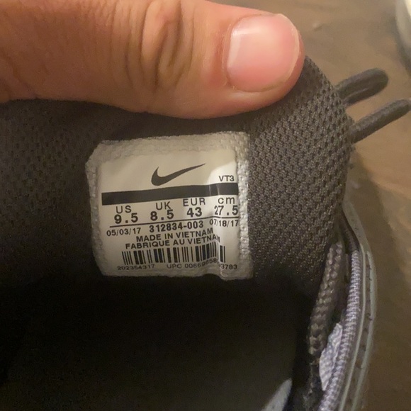 Air maxes - Picture 6 of 6